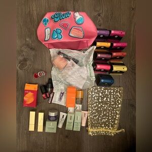 Clinique and Estée Lauder bundle Luxurious Red and Pink Lipstick Set, Mixology